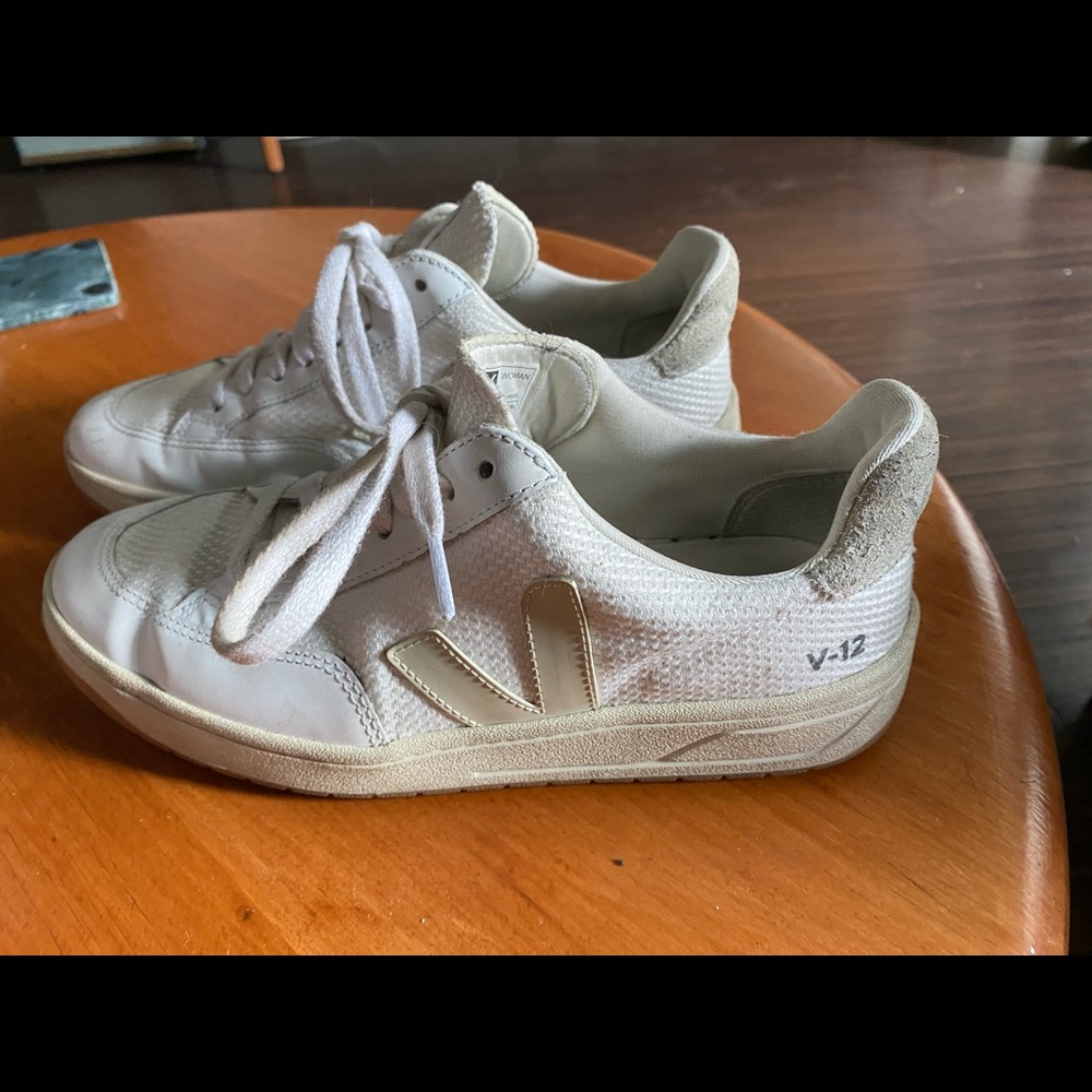 Veja Sneaker size 6